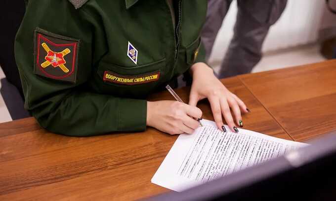 В Самаре сотрудники военкомата и посредники, помогавшие призывникам «откосить» от армии, заработали более 10 миллионов рублей