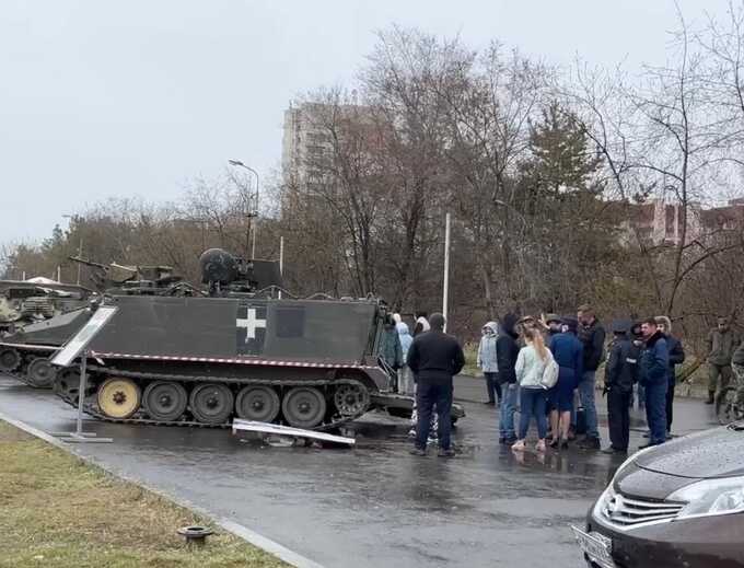 На выставке трофейной техники в Комсомольске-на-Амуре произошел несчастный случай, в результате которого погиб ребенок