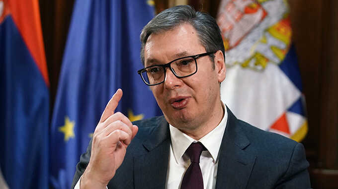 Президент Сербии Александр Вучич пообещал приехать в Москву ко Дню Победы, который отмечается 9 мая