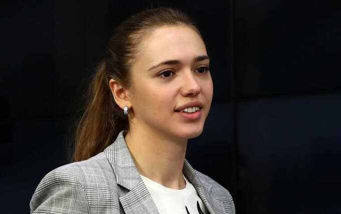 Сотрудники силовых структур провели обыск у бывшего руководителя Росмолодежи Ксении Разуваевой