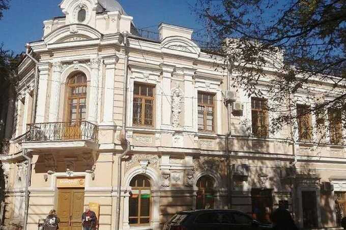 Заменили мемориальную табличку на здании НКВД в Таганроге