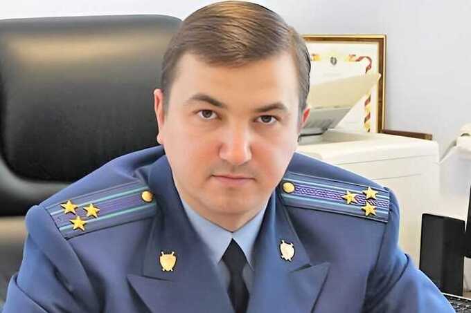 Бывшего прокурора доставили в Москву по уголовному делу