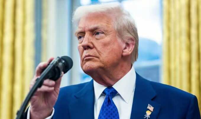 Трамп охарактеризовал Зеленского как упрямого и выразил осуждение ударам по Киеву во время проведения переговоров